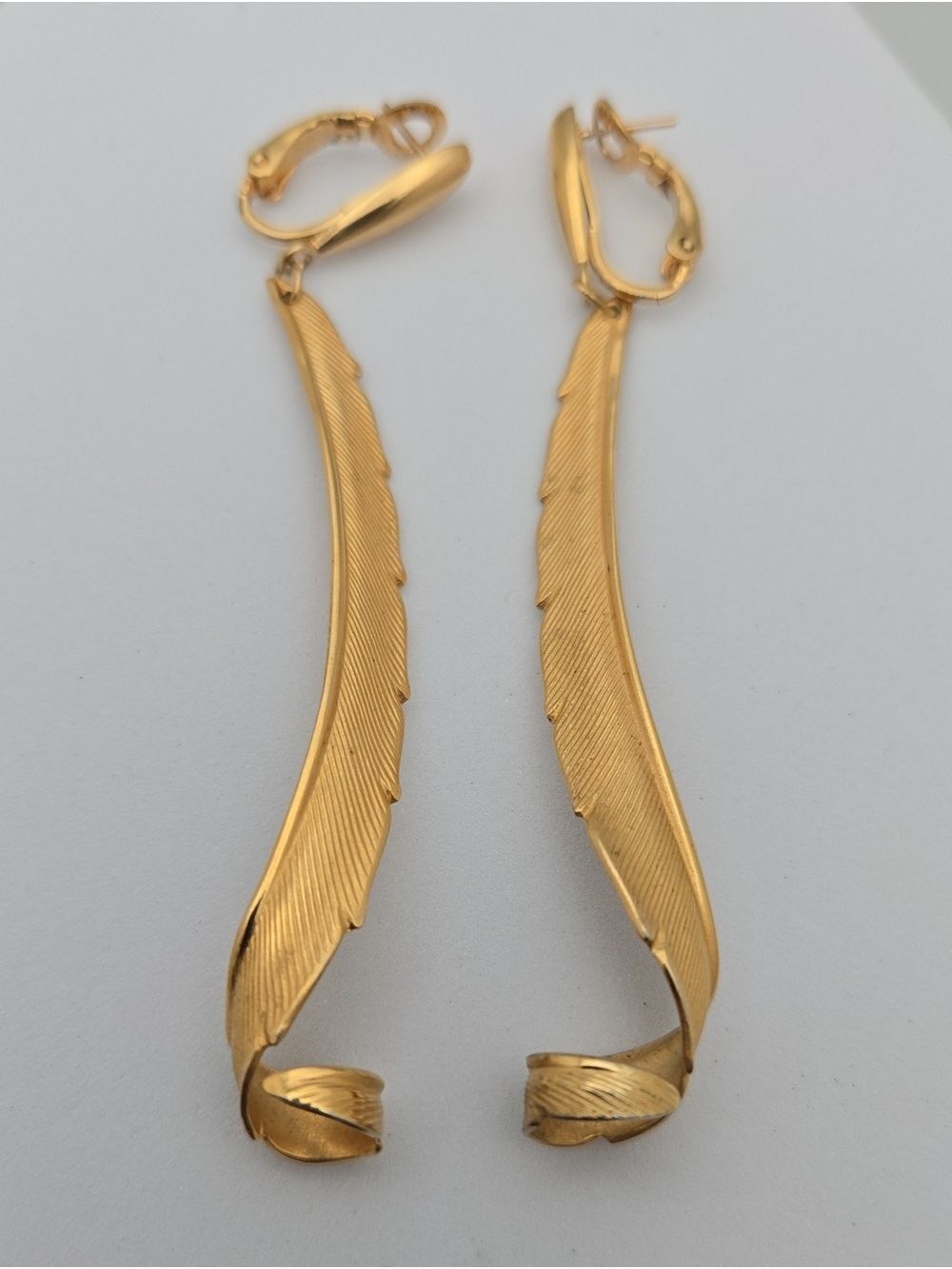 Vintage Napier Gold Tone Leaf Drop Earrings Textured Statement Dangles 3” Signed